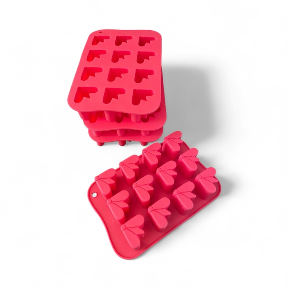 4 Silicone Bug Insect Fly Molds Ice Cube Trays